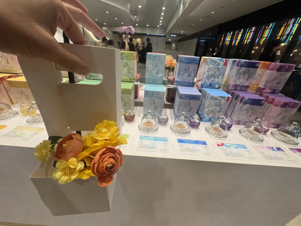 ①推しカラー高級紅茶＆お花を選べる